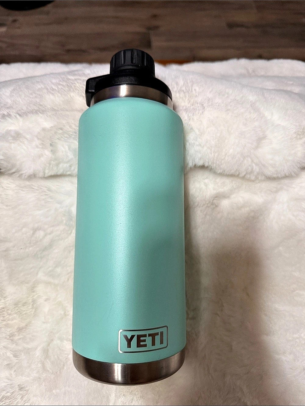 YETI Rambler Bottle with Chug Cap Seafoam, NWOT